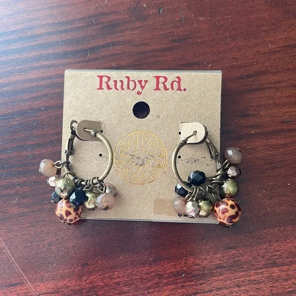 Ruby Rd. Dangle earrings - Picture 2 of 2